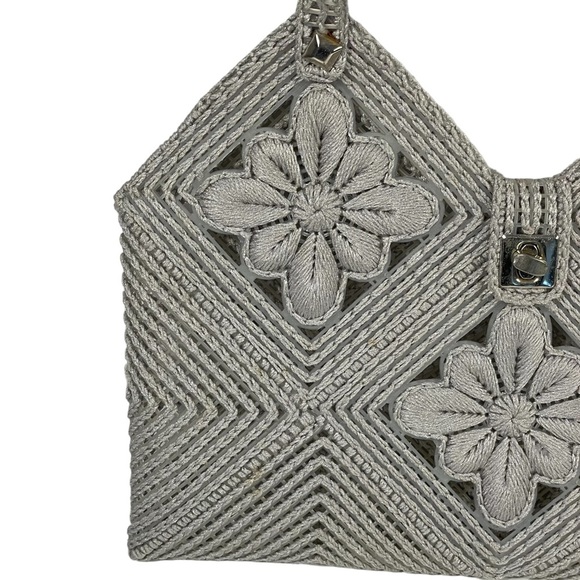 Vintage Handmade Gray Cross Stitch Plastic Canvas Woven Flower Accent Handbag - Picture 3 of 15
